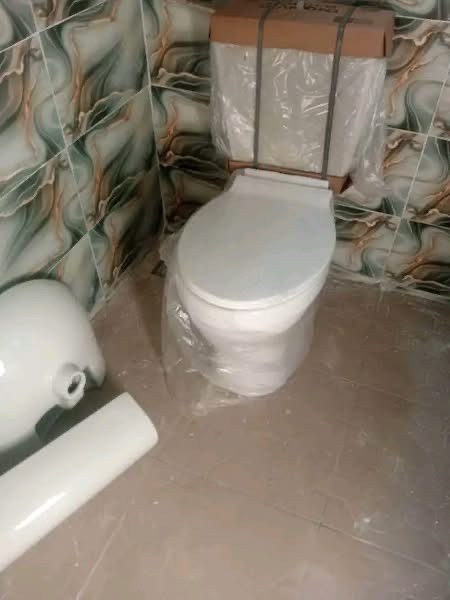 Additional view of Clean Self-Contain Room with Modern Amenities