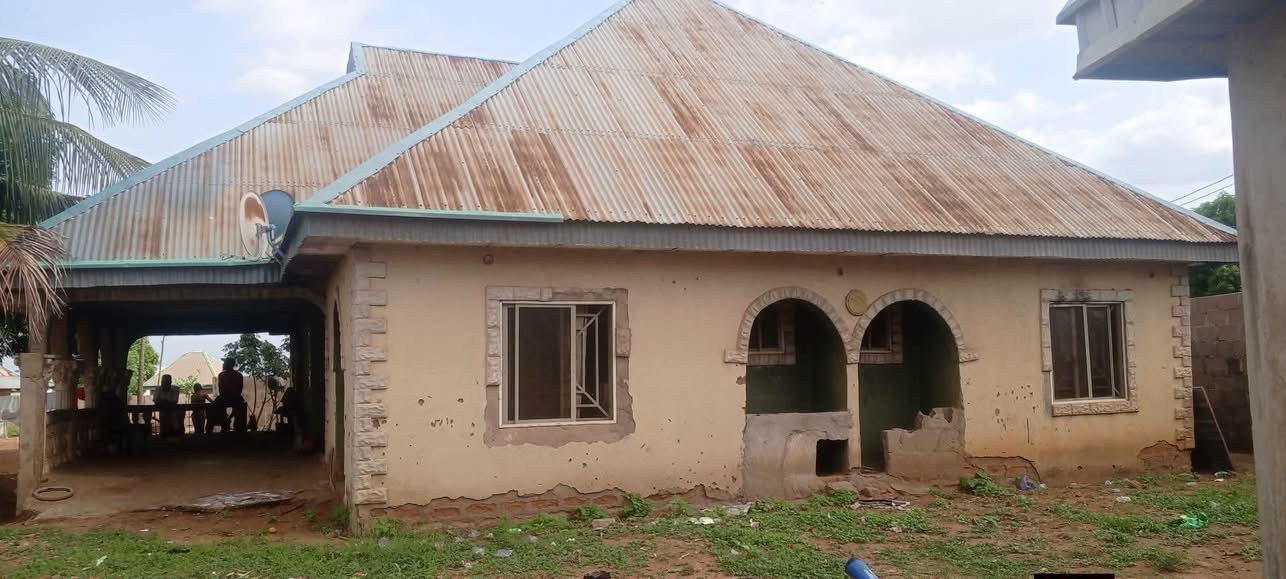 Additional view of Spacious Four-Bedroom Twin Flat For Sale
