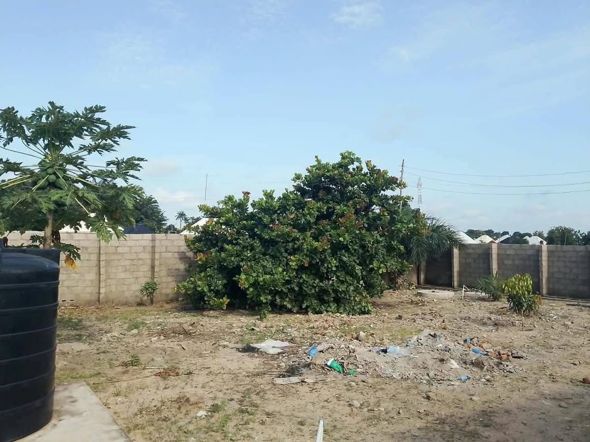 Fenced Land for Sale at Yaikyo for sale in Yaikyo New Road, Makurdi, Benue