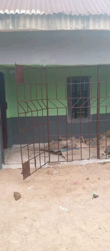 Renovated Bedroom and Parlor Apartment for rent in Beside Modern Market Gate, Makurdi, Benue