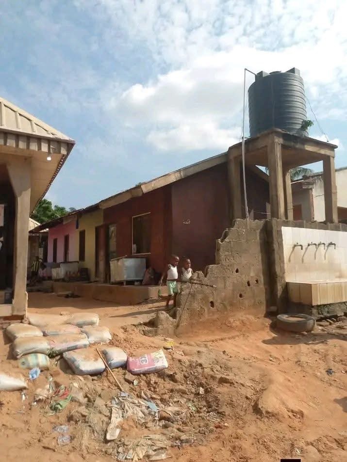 Revenue-Generating Apartments and Shops for sale in Off Nyesom Wike Road, Makurdi, Benue
