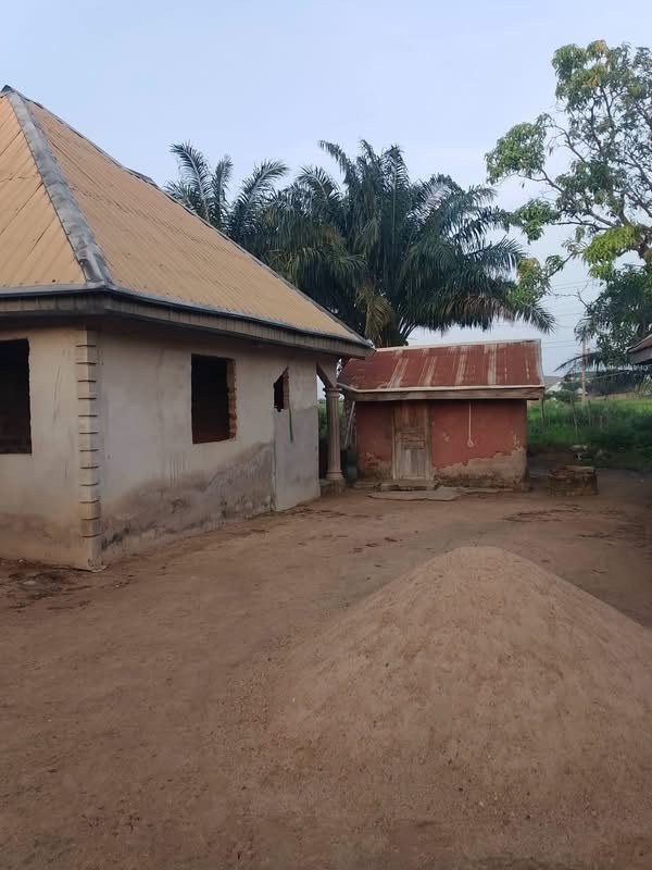 Additional view of Three Bedroom Flat with Single Room
