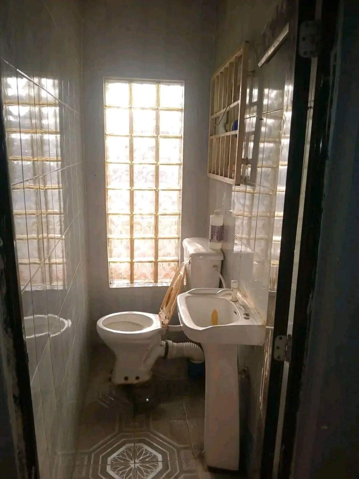 Additional view of Modern 3 Bedroom Flat