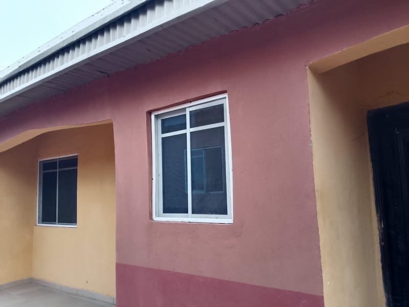 Room and Parlour Self-Contained Apartment for rent in yaikyor new road, Makurdi, Benue