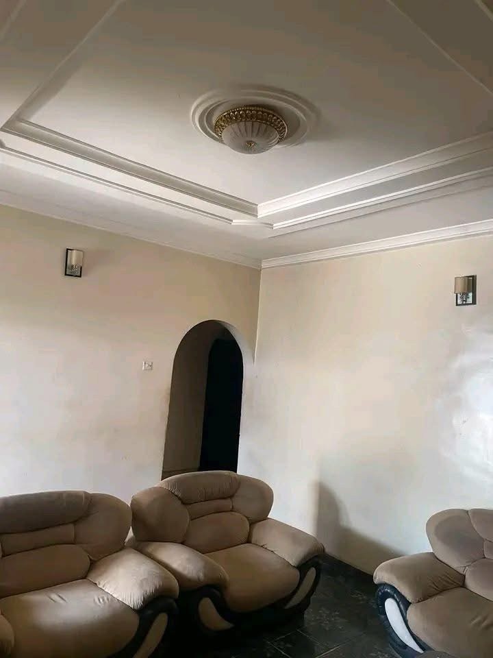 Additional view of 3 Bedroom Flat with Shop