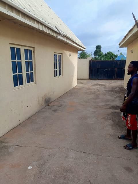 Room and Parlour at Mobil Street for rent in Mobil Street, Makurdi, Benue