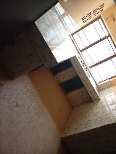 Additional view of Six-Bedroom Office/House Space for Rent