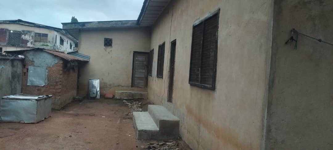 Spacious 4-Bedroom Flat with BQ