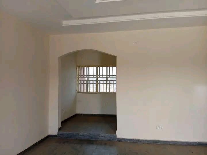 Additional view of Spacious Two Bedroom Flat