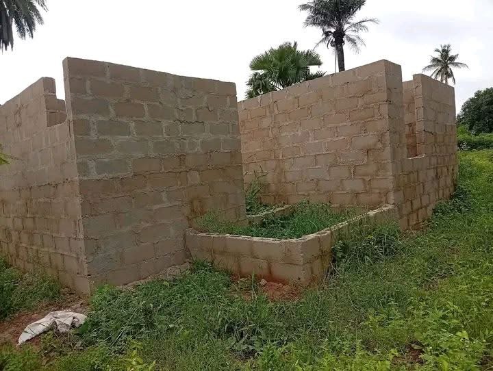 Uncompleted Two-Bedroom House for sale in Yaikyo, Makurdi, Benue