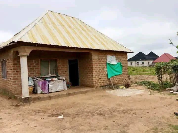 Cozy One-Bedroom Apartment for Sale for sale in Yaikyo, Makurdi, Benue