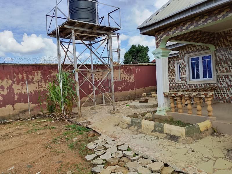 Standard 3 Bedroom Stay Alone House for rent in New Road, Gboko, Benue