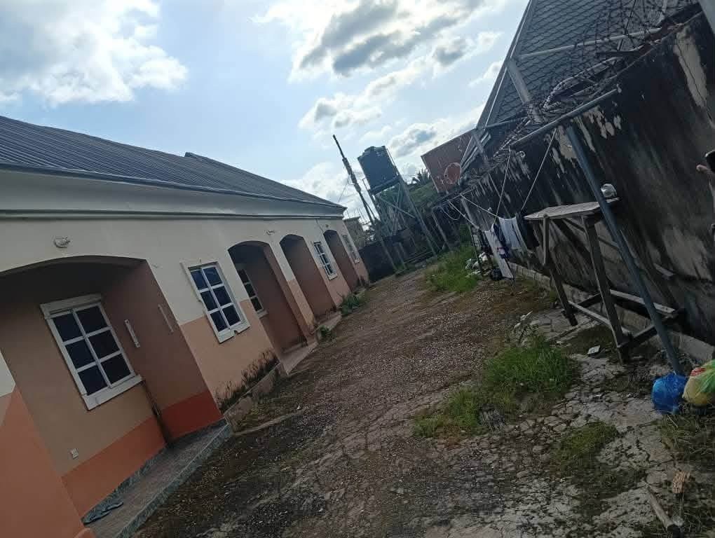 Additional view of 4 Units of 1 Bedroom Flat