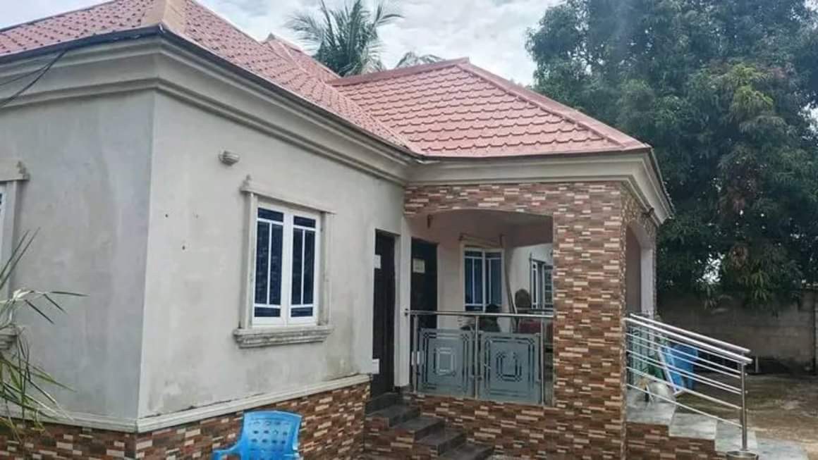 Additional view of 3-Bedroom Flat with Shops for Sale