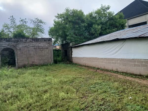 Uncompleted 4 Bedroom Flat with Boys Quarter for sale in Ankpa Quarters, Makurdi, Benue