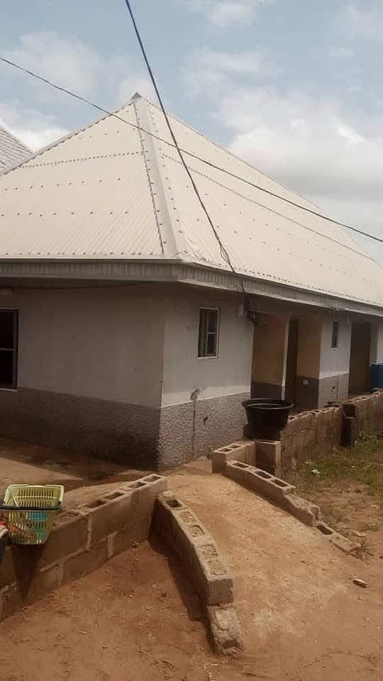 Multi-Unit Residential Property in Nyon for sale in Nyon Layout, Makurdi, Benue
