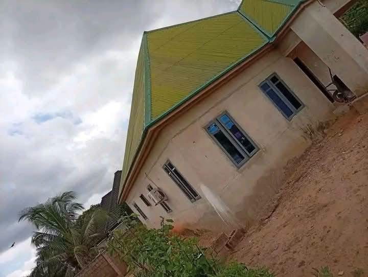 Clean Two-Bedroom Flat in Yaikyo for sale in Tse Kwembe, Yaikyo, Makurdi, Benue