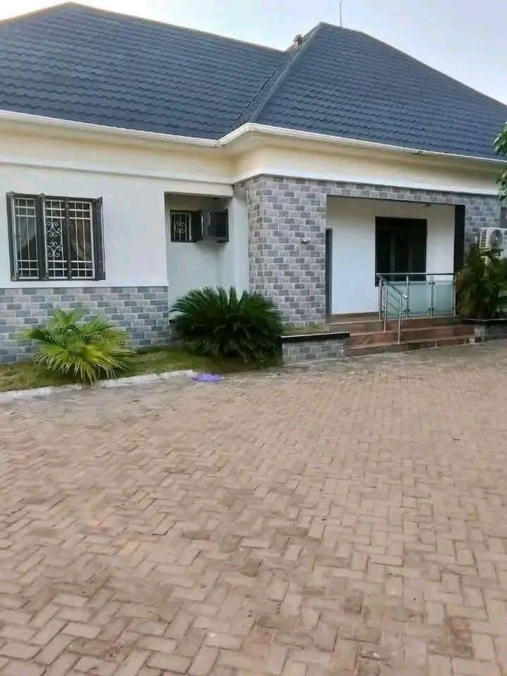 Standard Modern 4 Bedroom Flat with BQ for sale in Owner Occupier Extension, Makurdi, Benue
