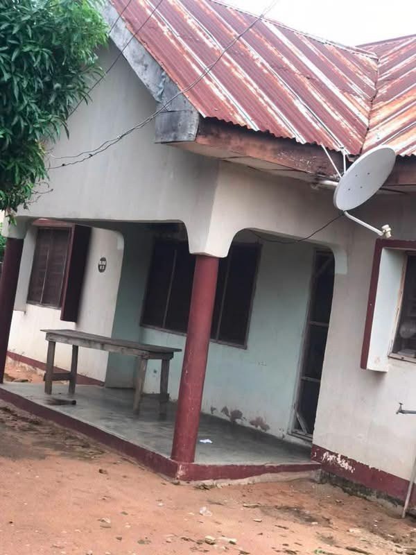 Spacious 2 Bedroom Flat with BQ for sale in Owner's Occupier Phase 2, Makurdi, Benue
