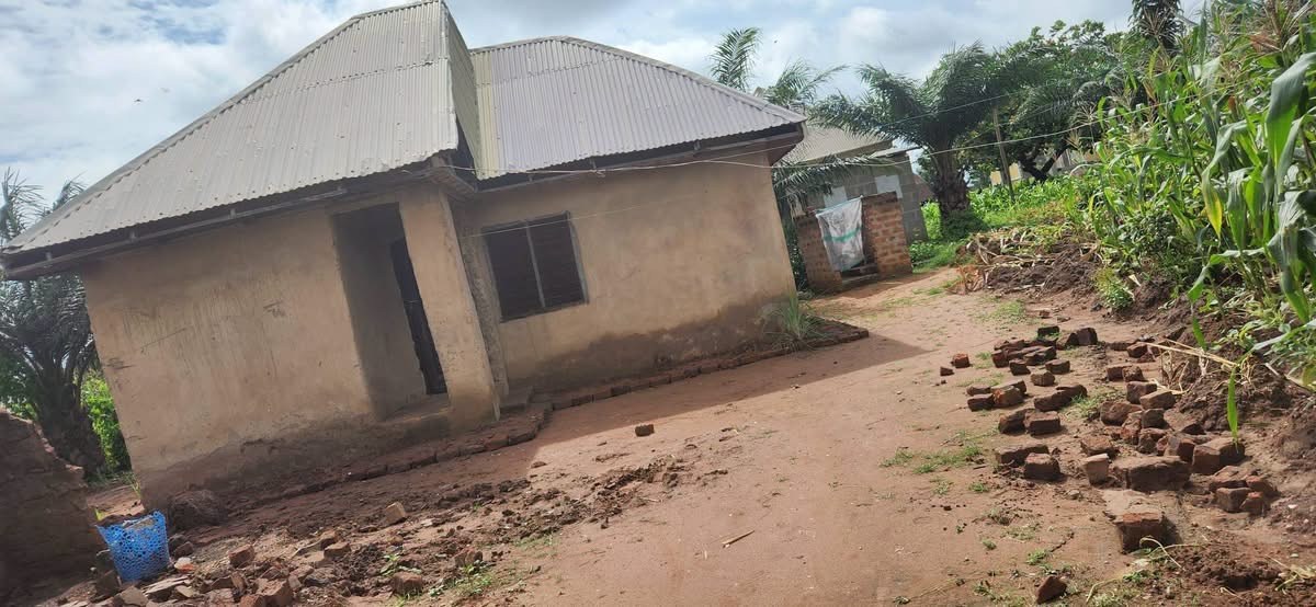 Developed Plot with One Room Self-Contained for sale in Apir Road, Makurdi, Benue