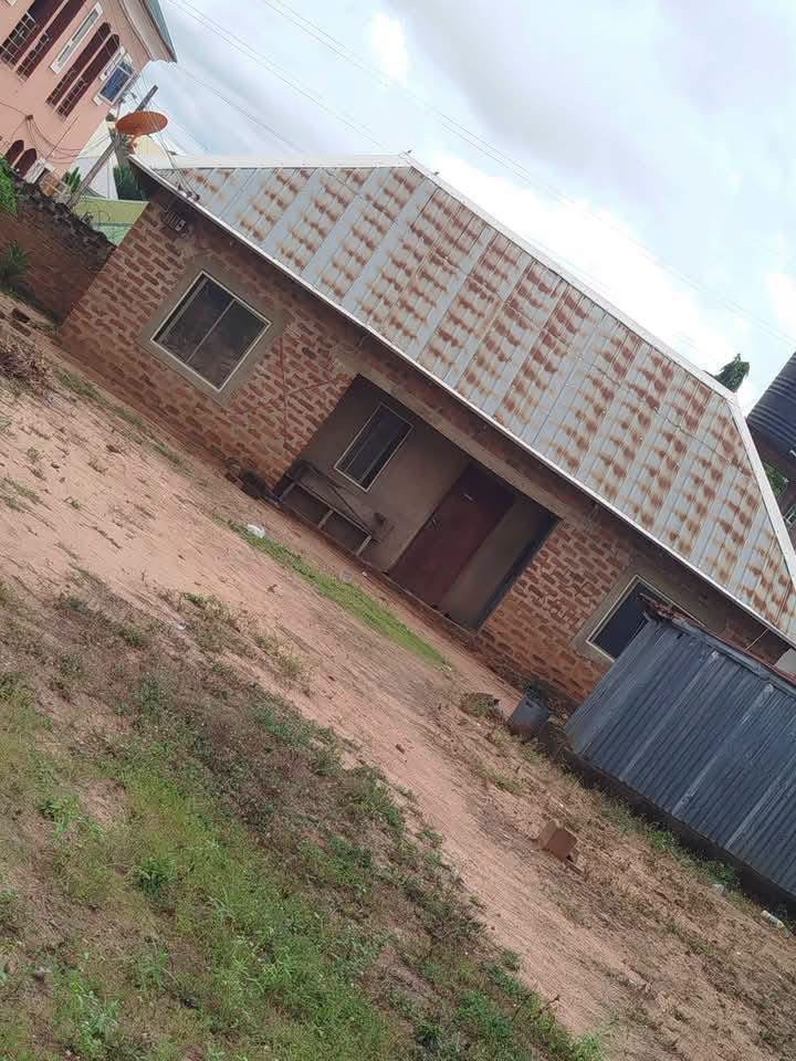 Spacious 2-Bedroom Flat for Sale for sale in George Akume Way, Makurdi, Benue