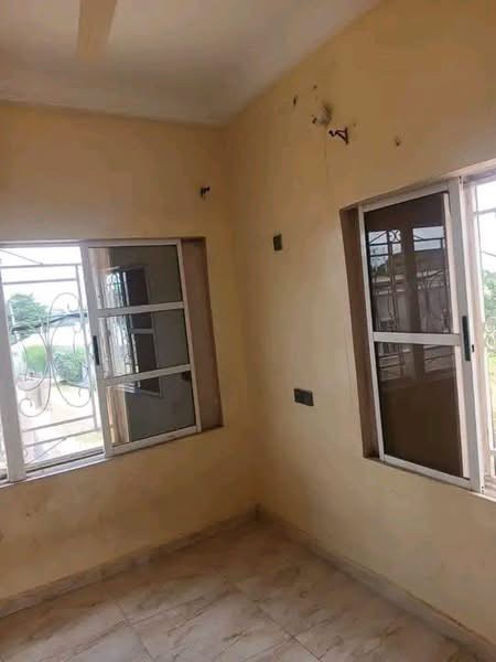 Additional view of Standard Self-Contained Room for Rent