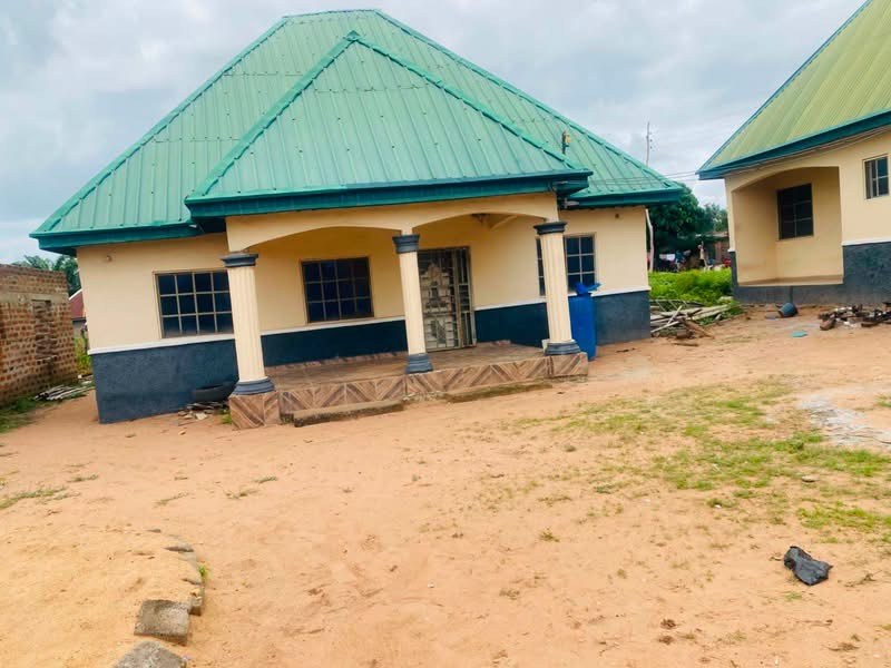 3-Bedroom Flat and Self-Contain for Sale for sale in Mobile Barracks, Makurdi, Benue