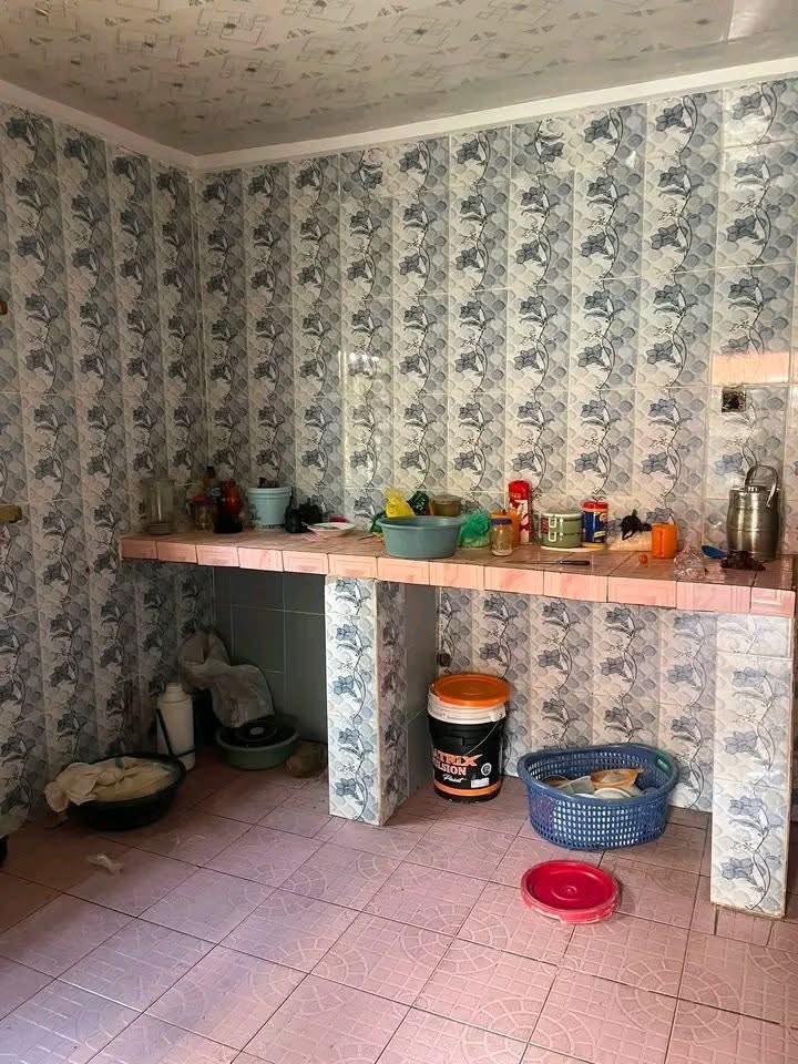 Additional view of 3 Bedroom Flat with Shop