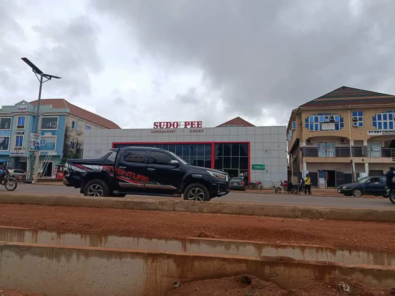 Strategic Commercial Property with Shops and Rooms for sale in Wurukum, Makurdi, Benue