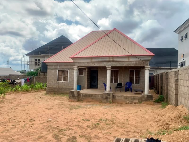 Uncompleted 3-Bedroom Flat for Sale for sale in Ayihe, Makurdi, Benue