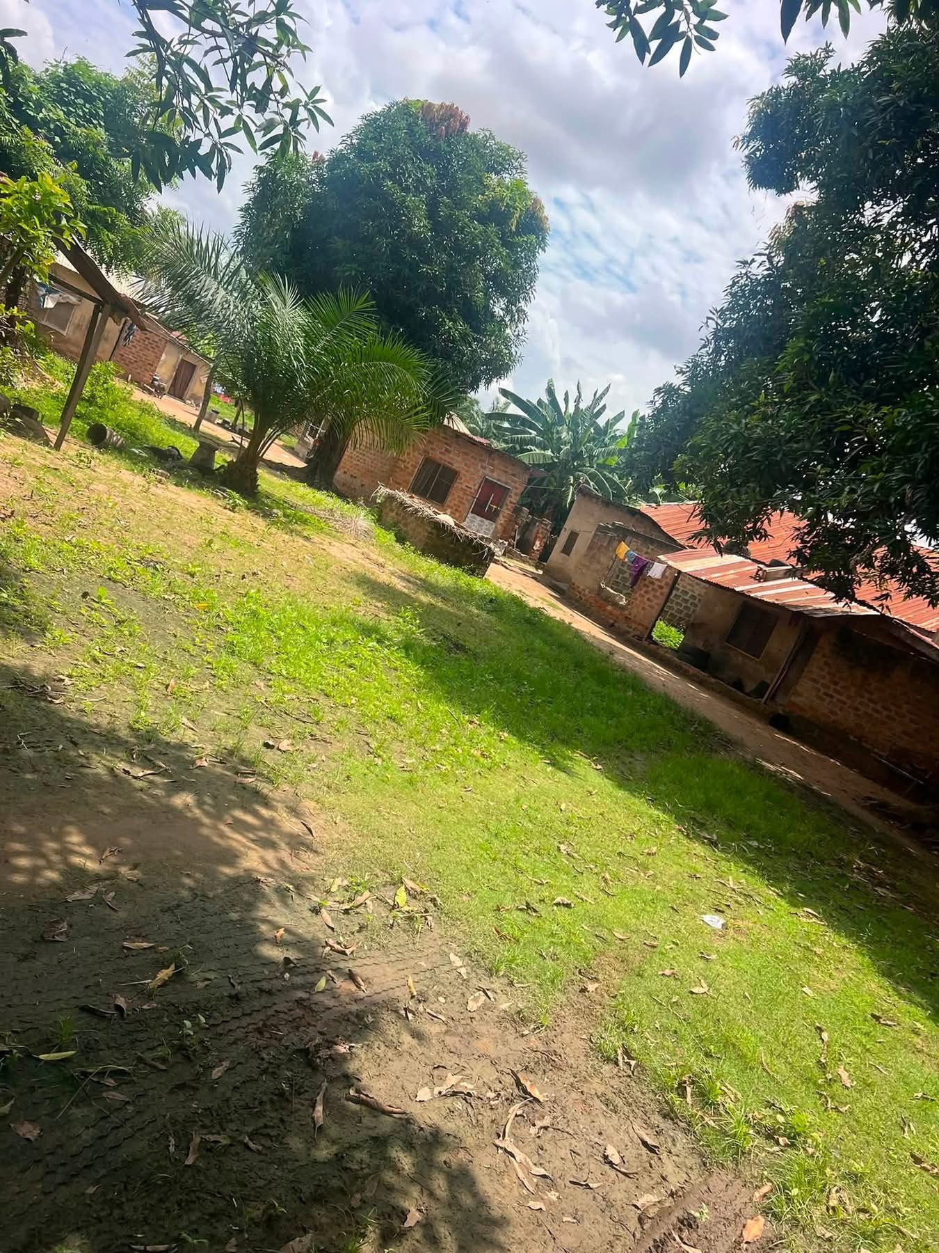 Additional view of Plot with Three Single Rooms