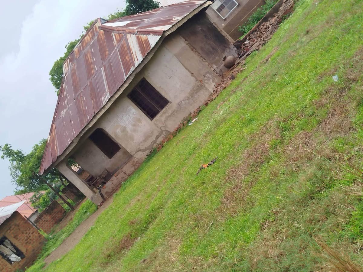 2-Room Residential Property in Makurdi for sale in Behind International Market, Makurdi, Benue