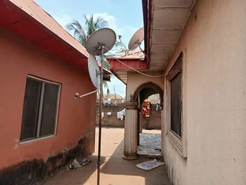 Additional view of Spacious 4-Bedroom Bungalow with Self-Contained Units