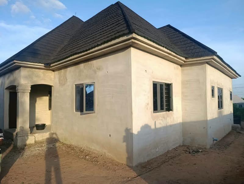 3-Bedroom Bungalow for Sale for sale in Deeper Life camp road, Makurdi, Benue