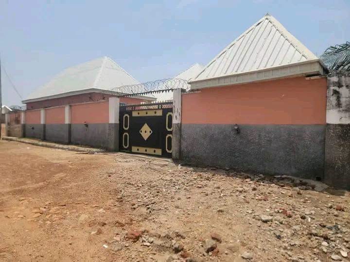Modern 3-Bedroom House with Amenities for sale in Mobile Barracks, Makurdi, Benue