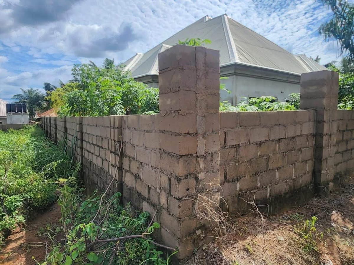 Additional view of 2 Bedroom House with Ate and Store