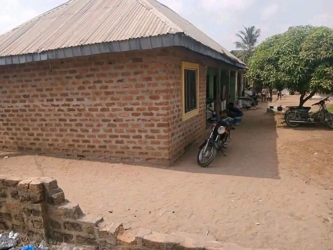 Additional view of 3 Bedroom Flat with 9 Single Rooms