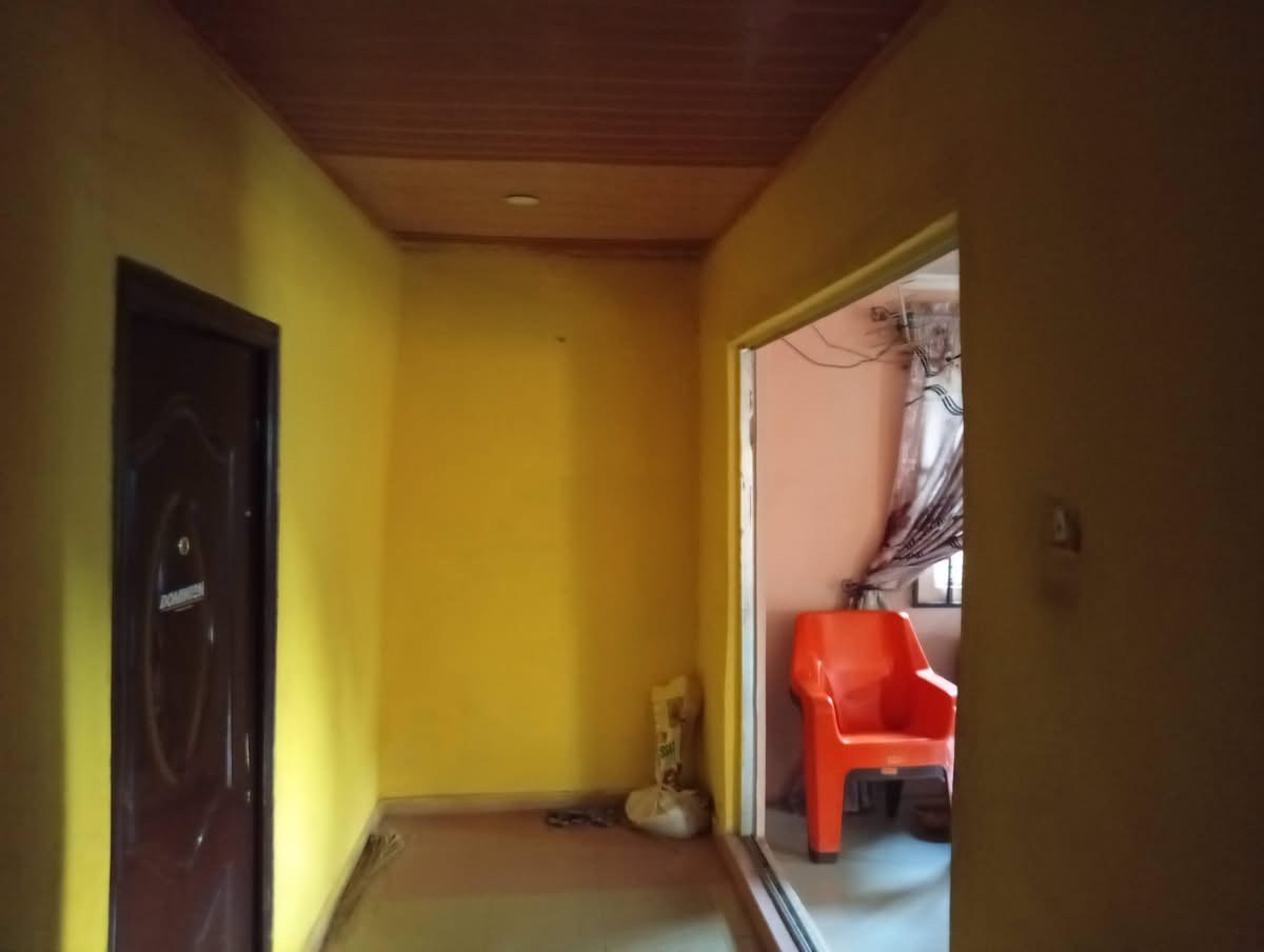 Additional view of Clean Three-Bedroom Flat with Shop