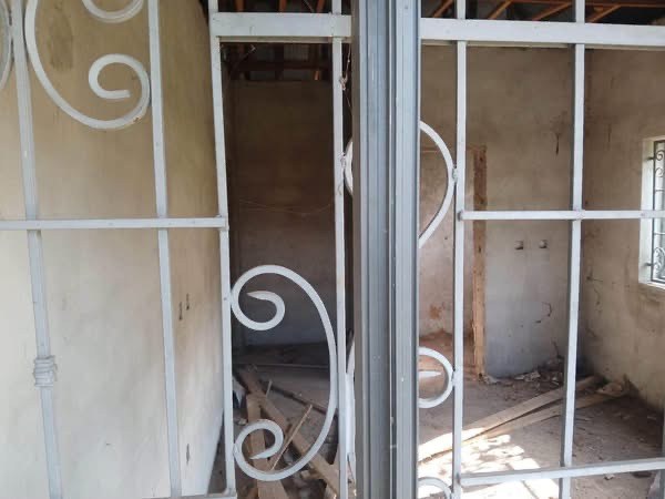 Additional view of 2 Bedroom House with Ate and Store