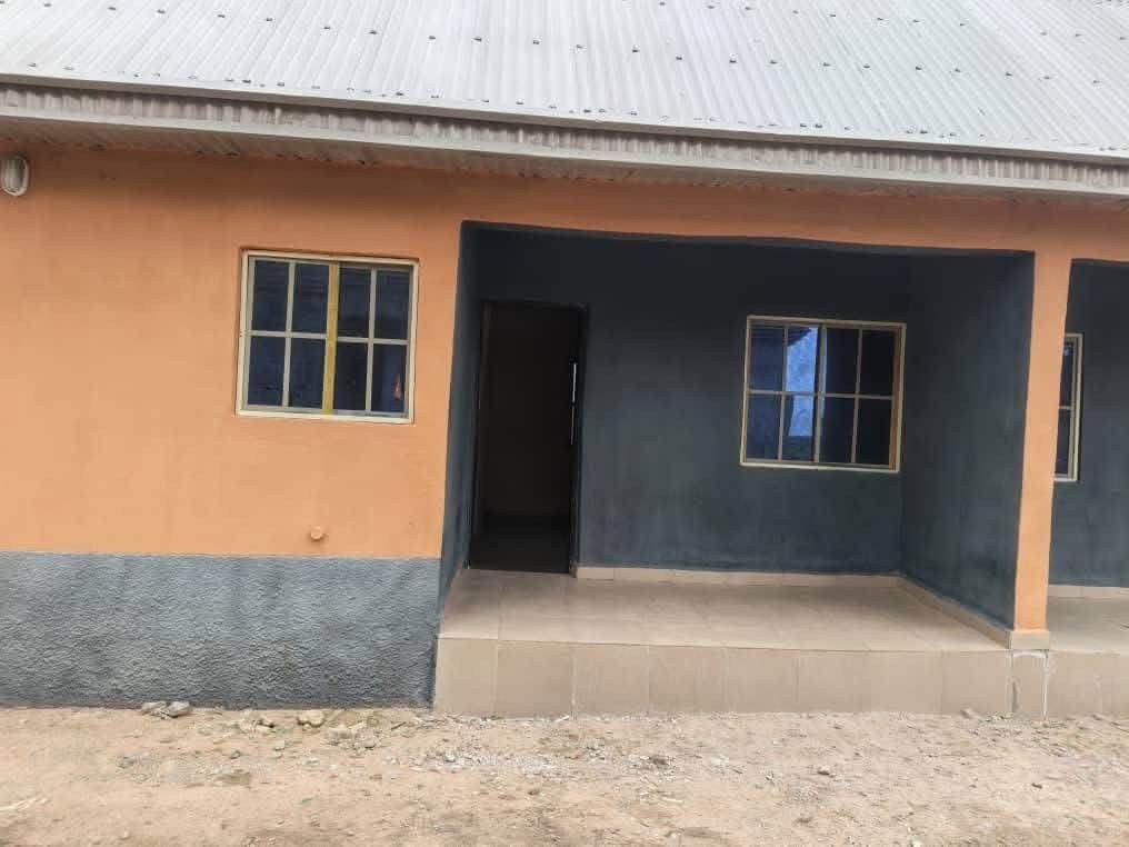 One Room Self Contain for Rent for rent in Mobile Barracks Road, Makurdi, Benue