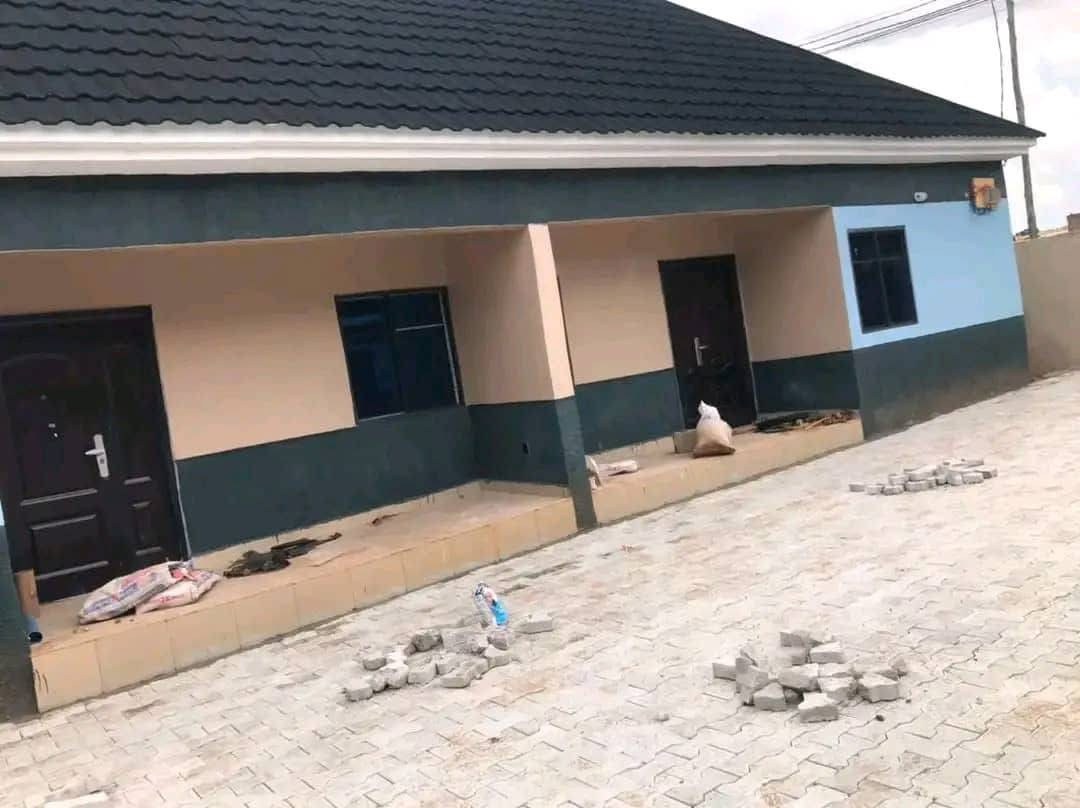 Comfortable Bedroom and Parlour for Rent for rent in Nyon Layout, Makurdi, Benue