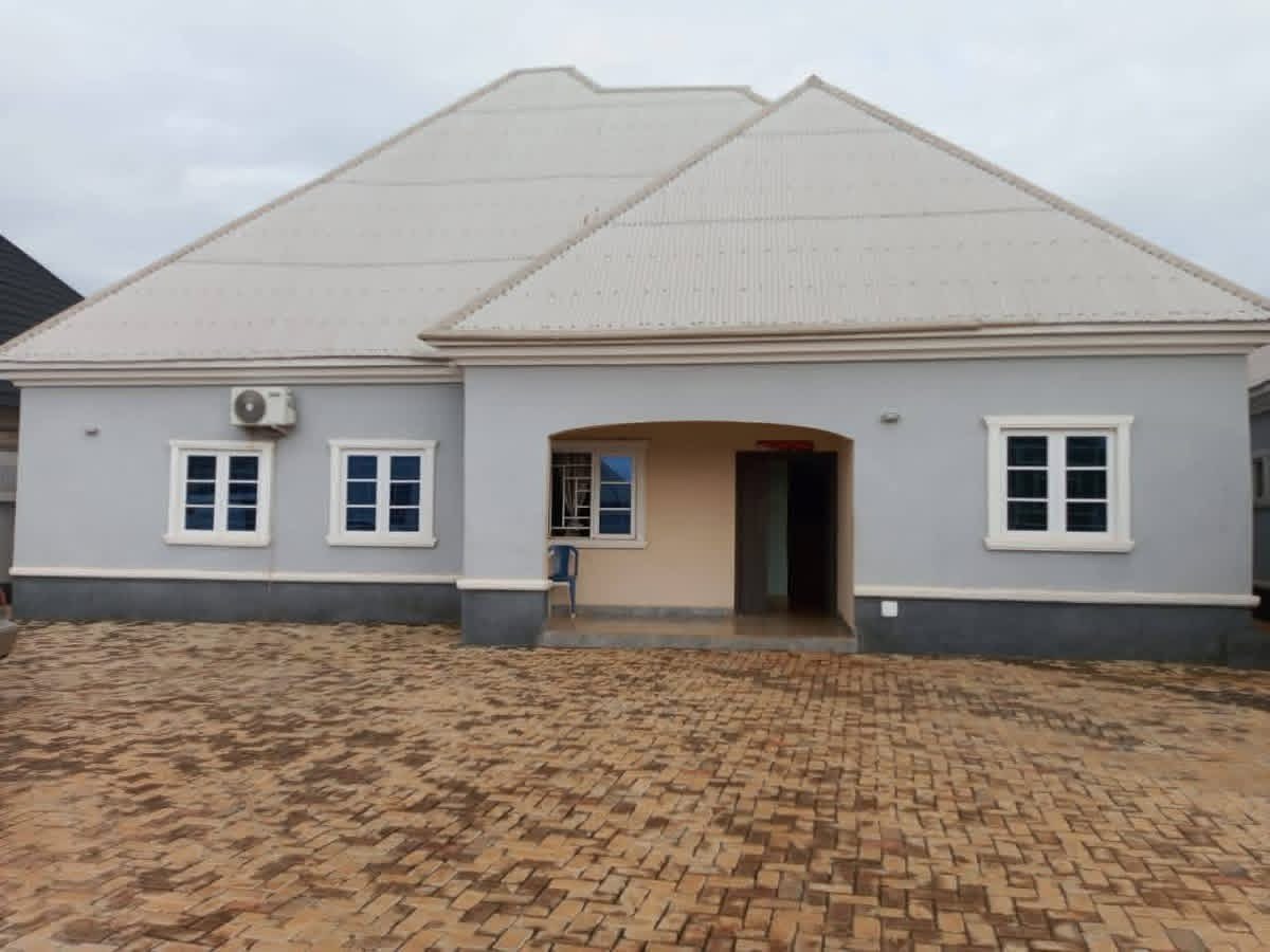 Modern Hotel Building for Sale for sale in Adeke Village, Makurdi, Benue