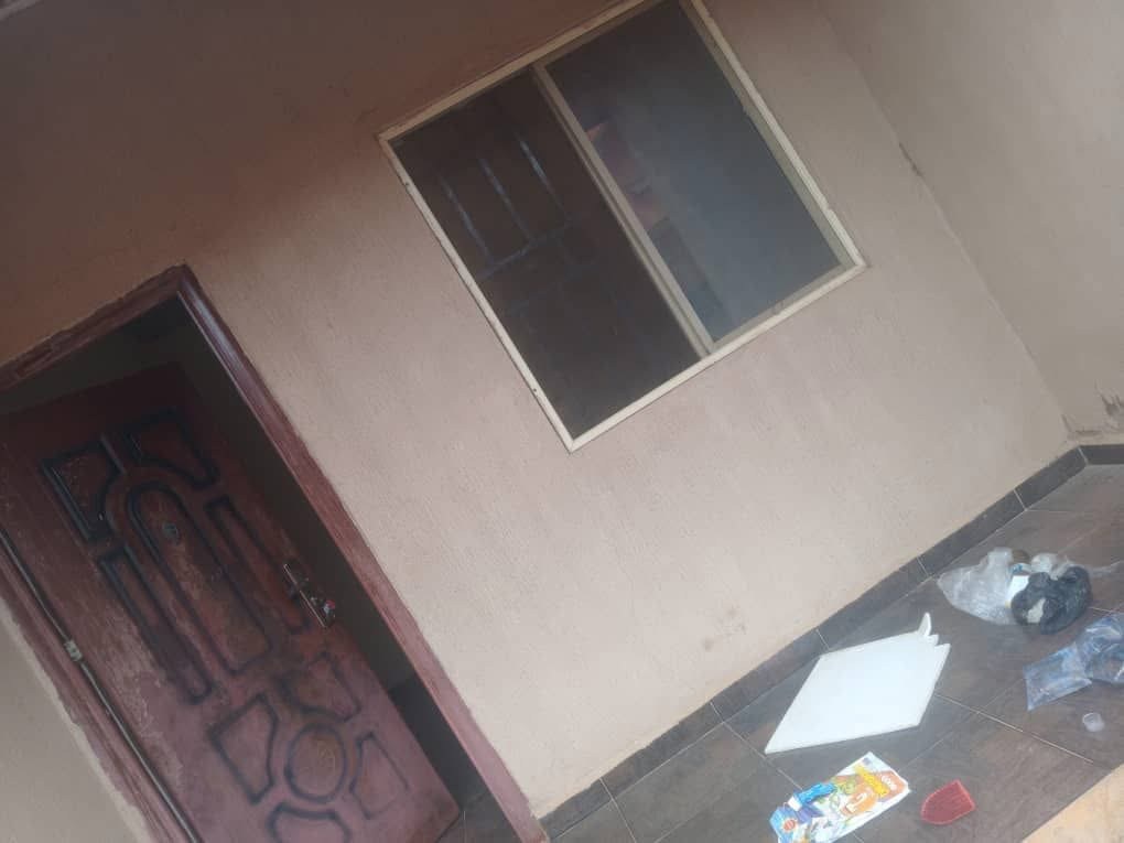 Clean Bedroom and Parlour Apartment for Rent for rent in George Akume Way, Second plot from tarred road., Makurdi, Benue