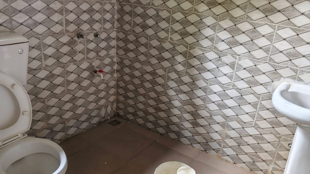 Additional view of 3 Bedroom Bungalow with Two Parlors