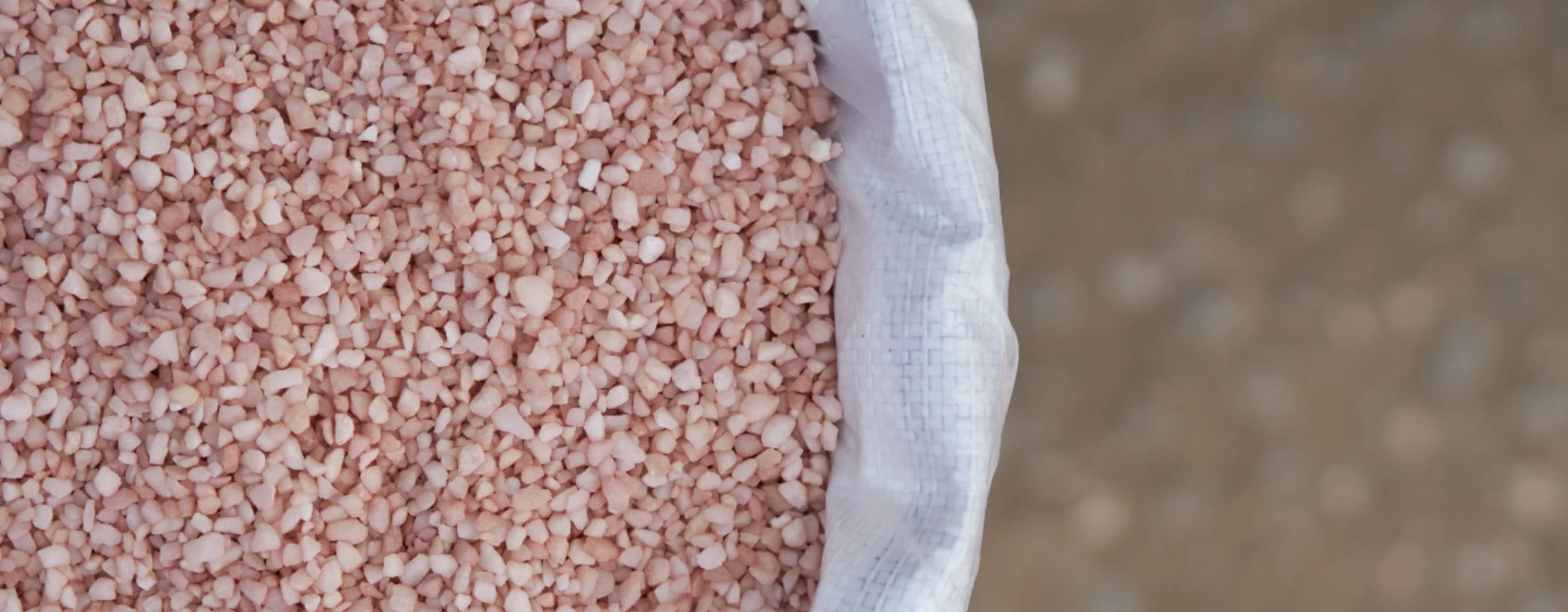 Калійні добрива: види, застосування та дози для різних культур