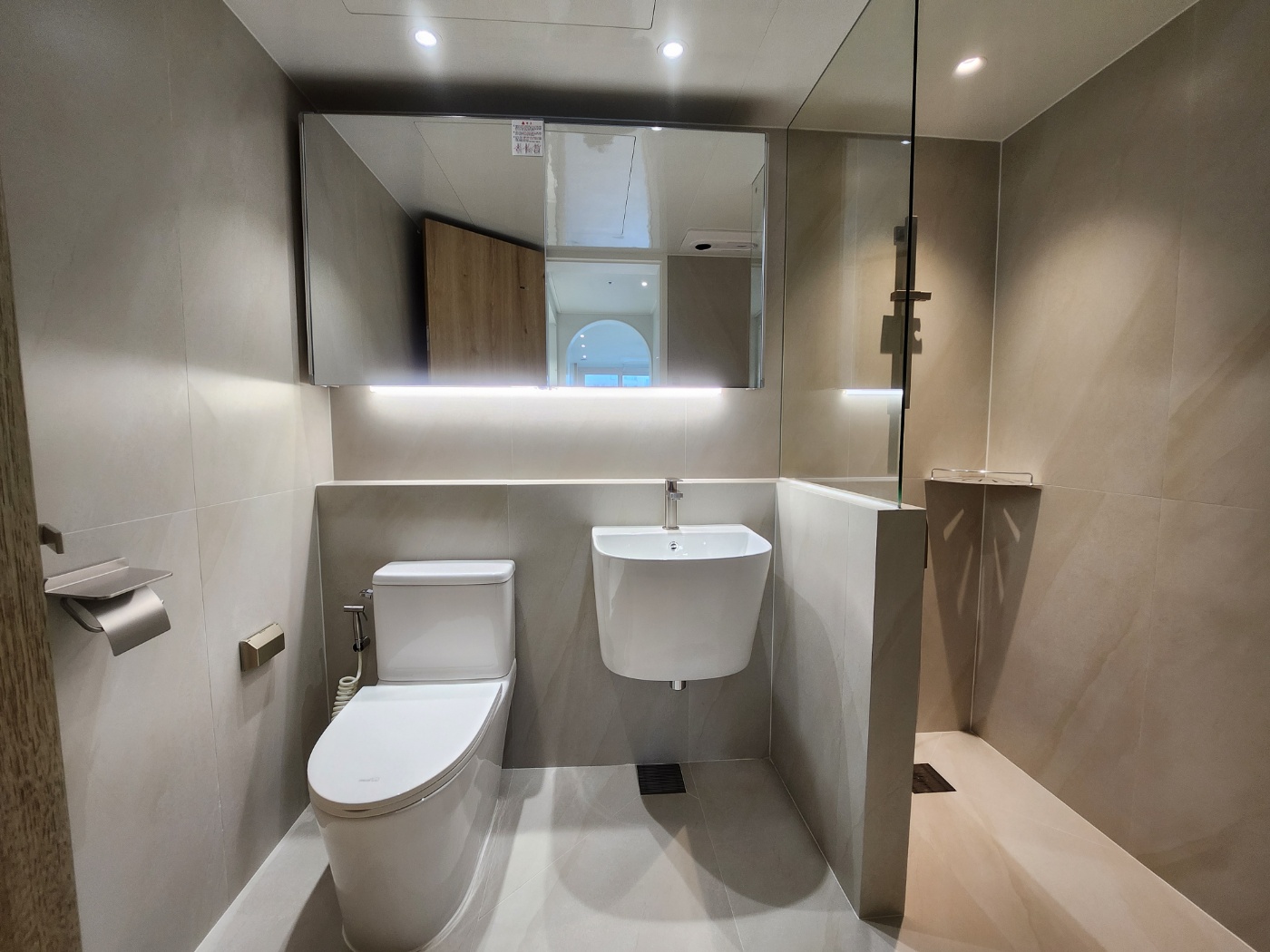 밝은 베이지 계열 조도 구분