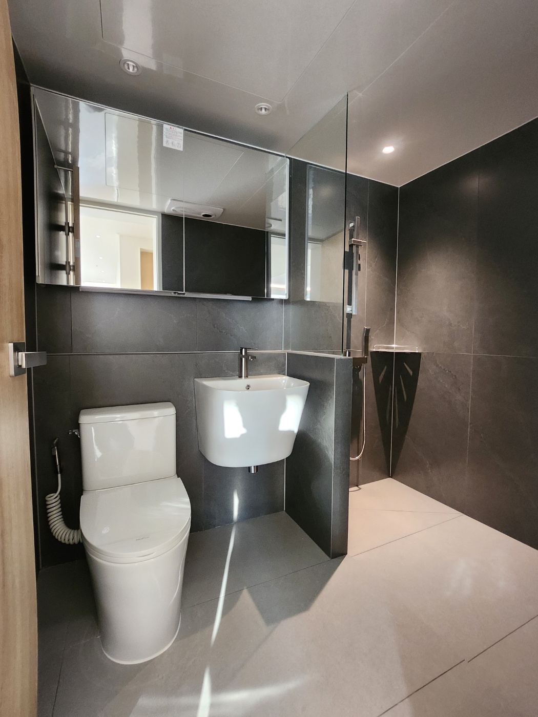 다크그레이 계열