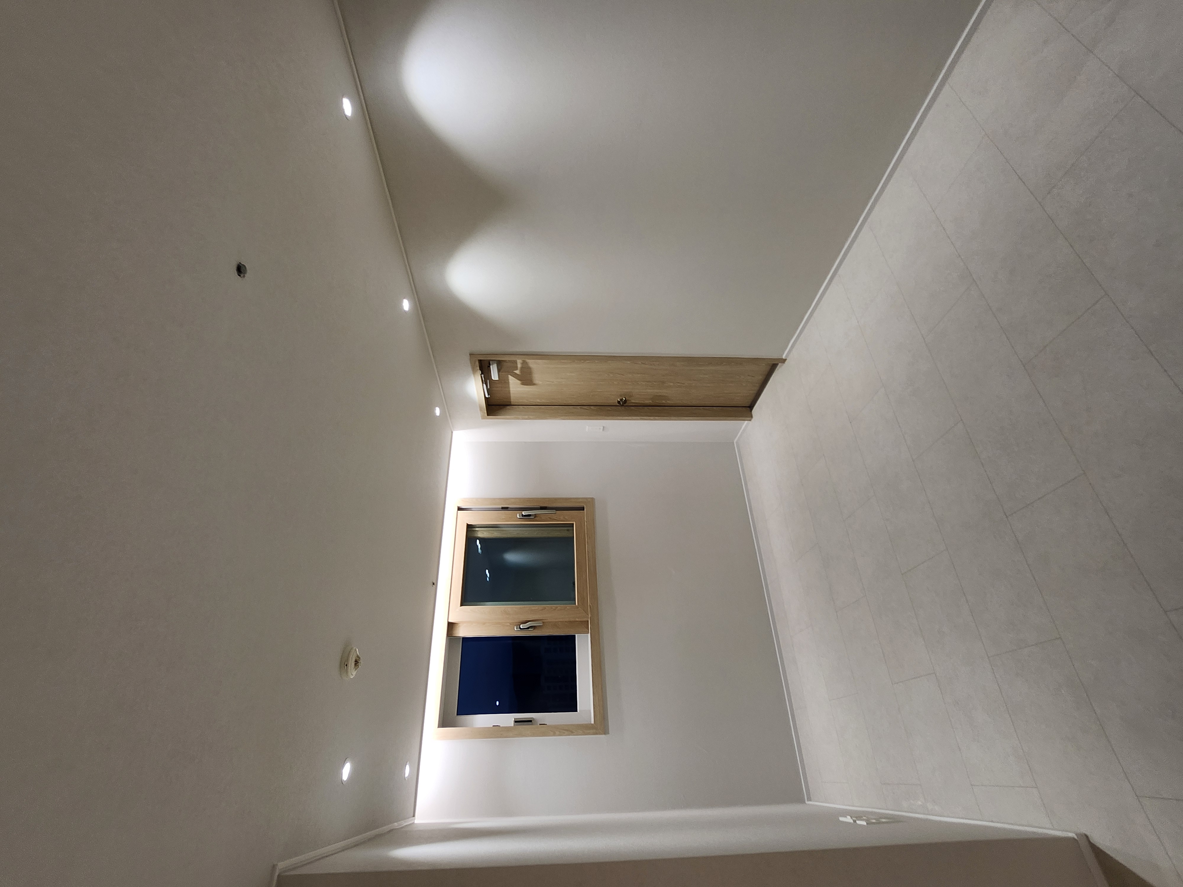 작은방 벽면 도배 마감