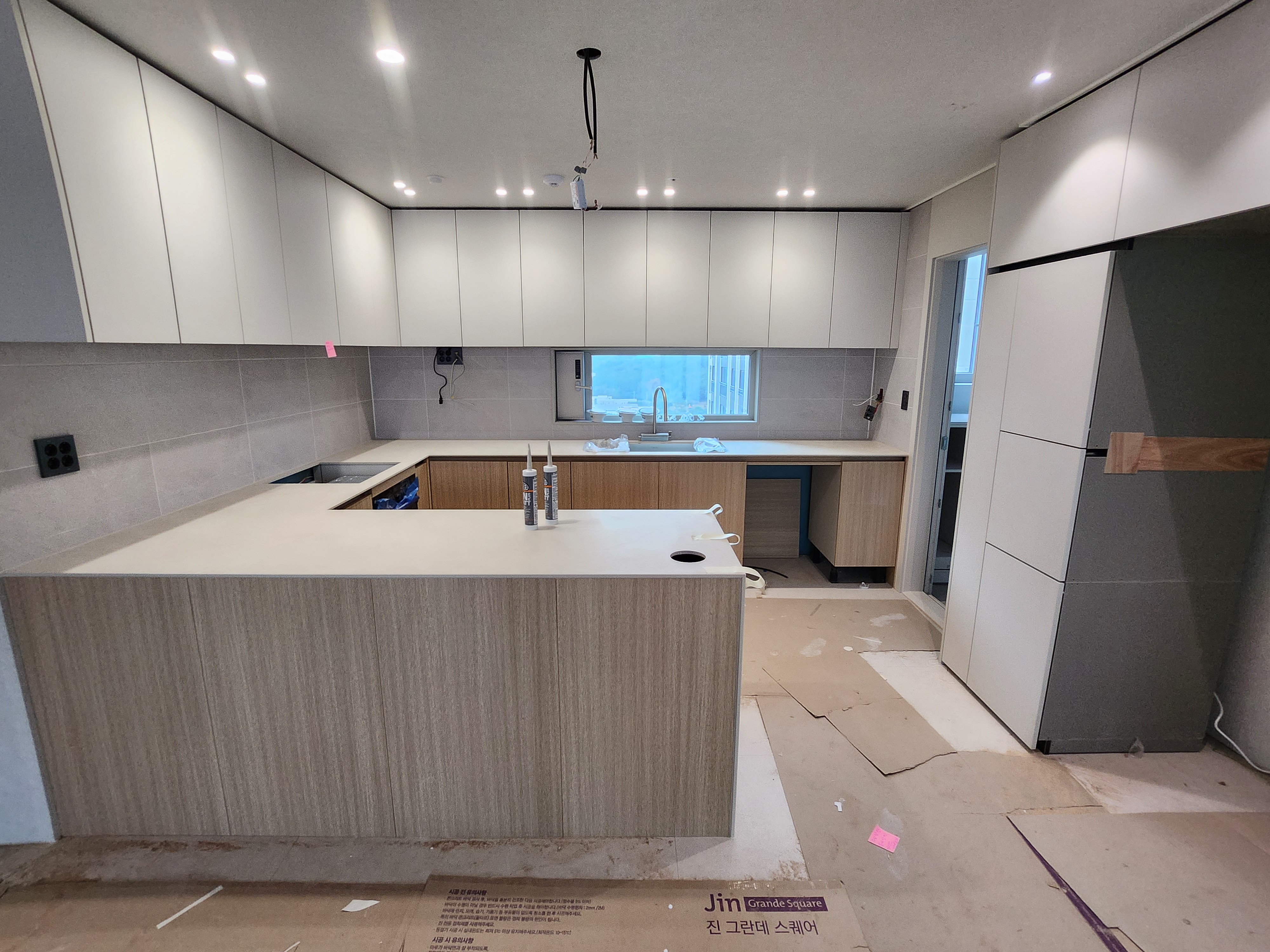 싱크대 상부 하부장 필름 시공