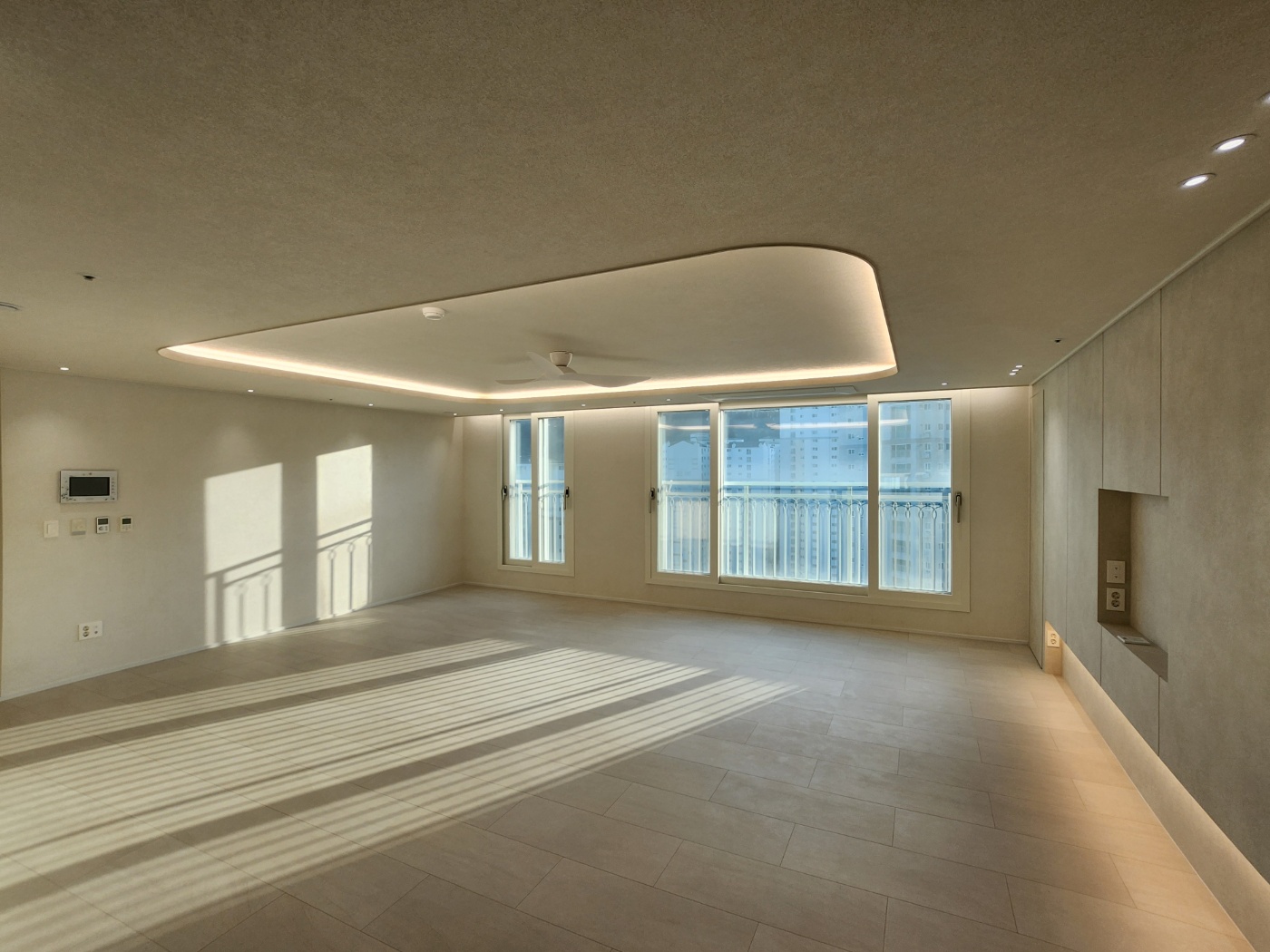 9mm문선 스텝도어 우물천정